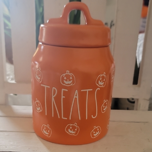 Rae Dunn Orange Treats Canister With Pumpkins. - Picture 1 of 3